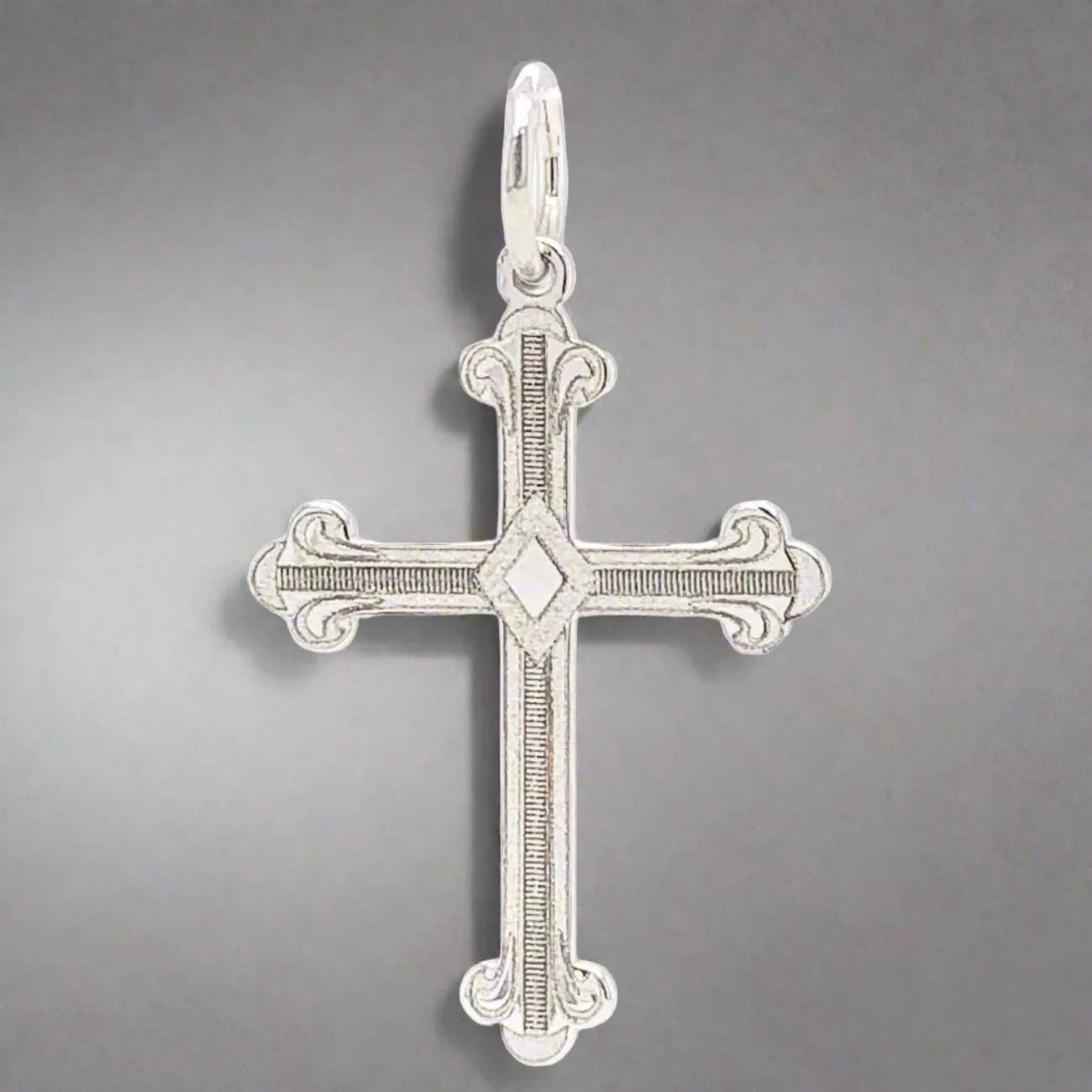 14K W Gold Fancy Budded Cross