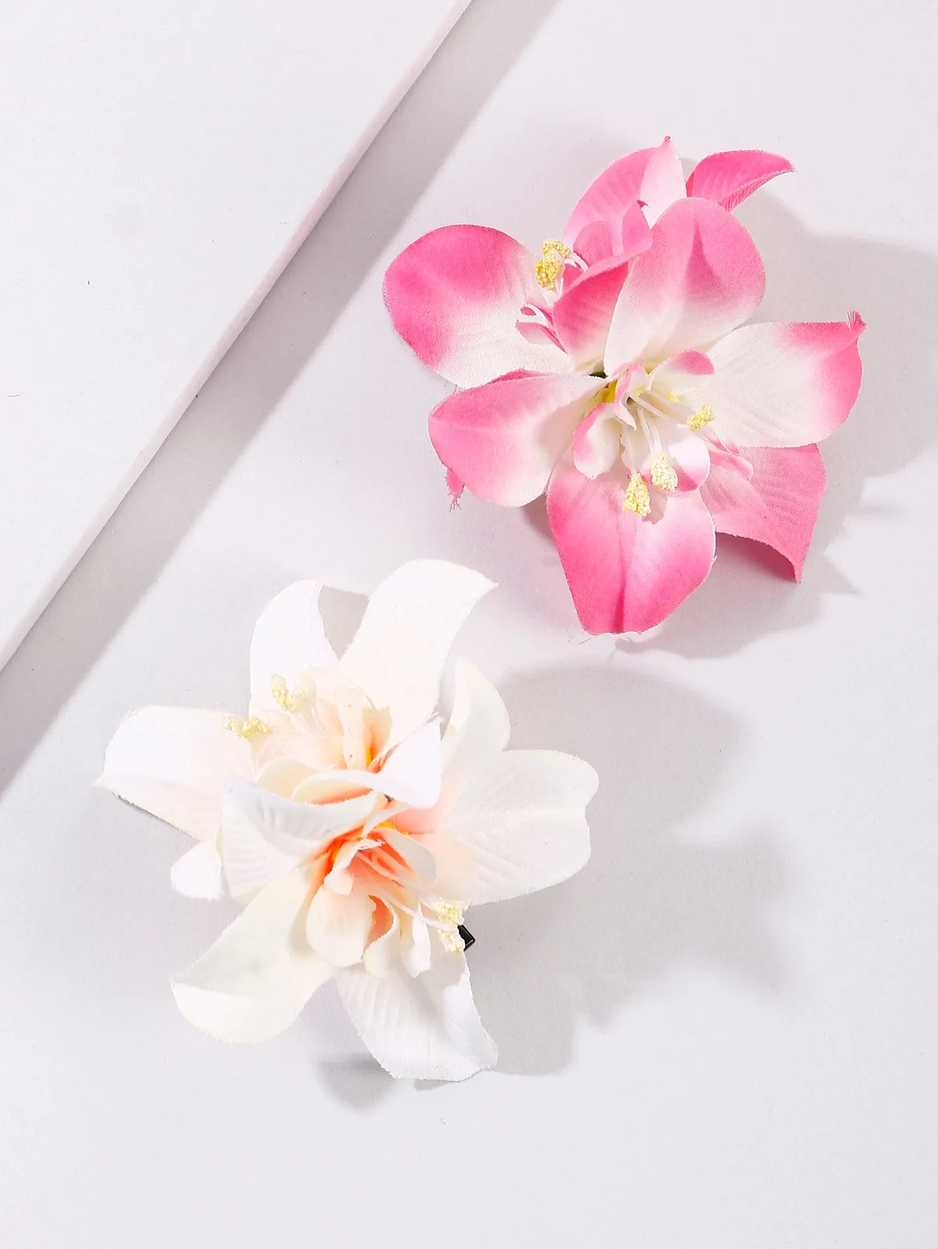 2pcs Women Artificial Pink and White Flower Decor Hair Clip for Women Barrette