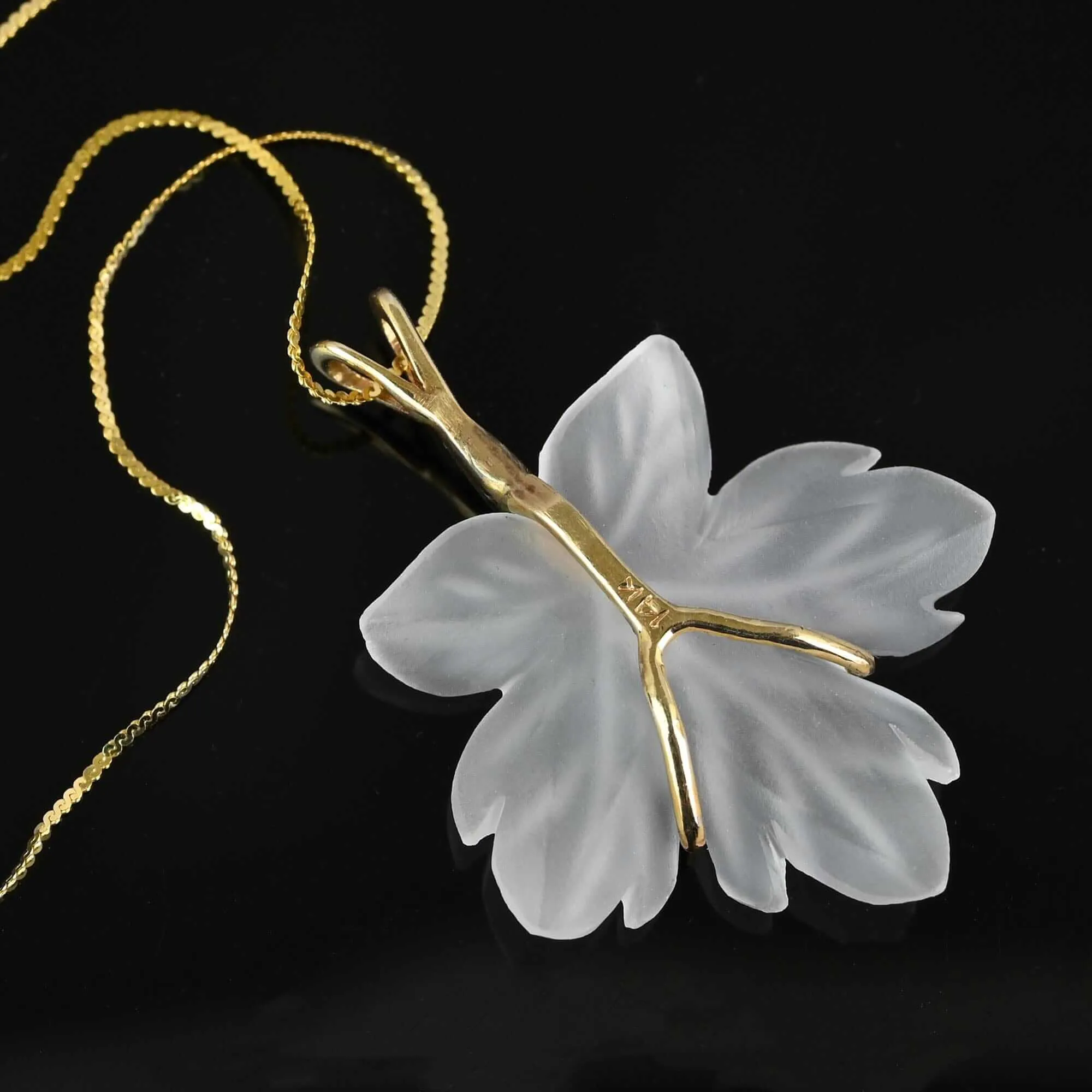 Exquisite 14K Gold Carved Rock Crystal Maple Leaf Diamond Necklace