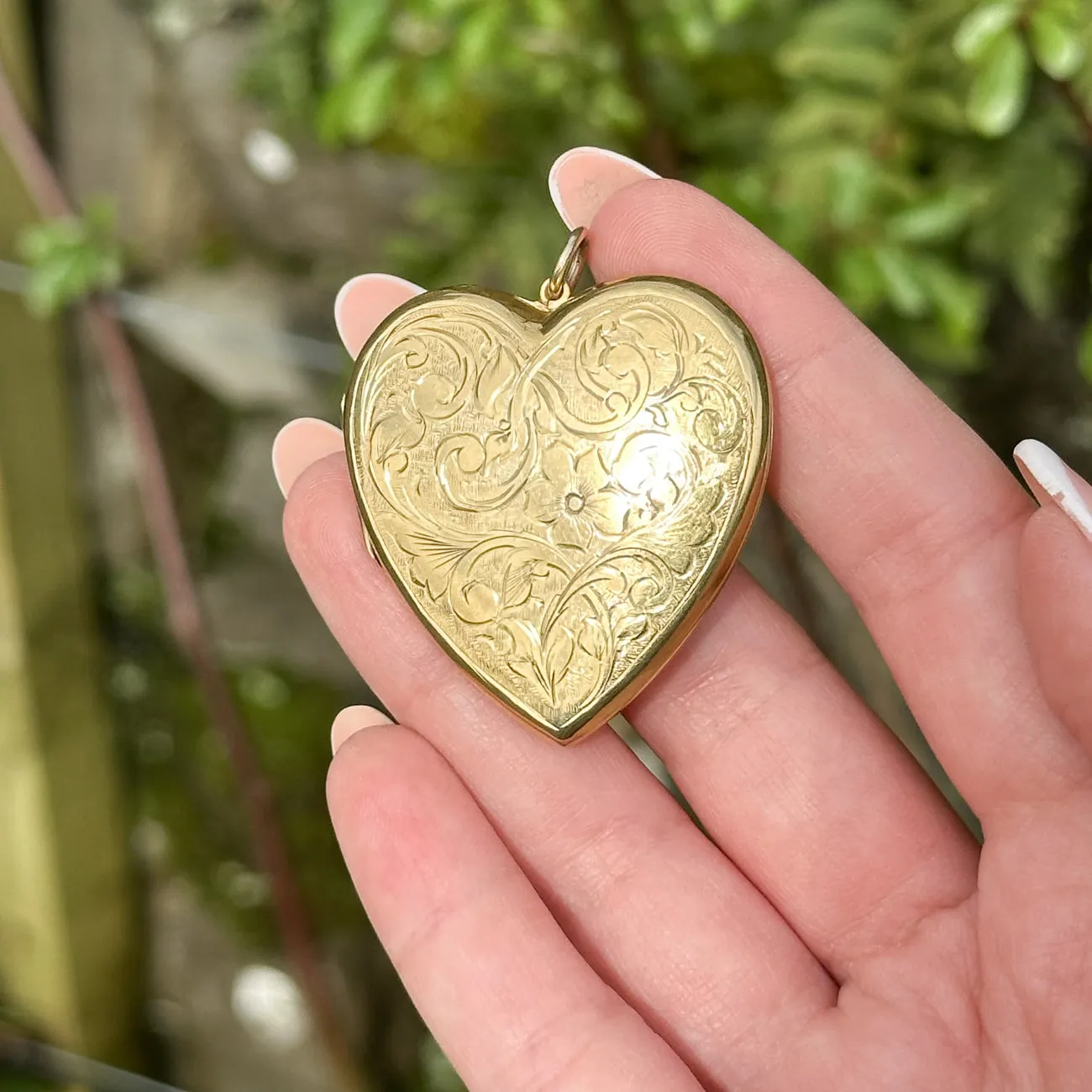 Vintage Floral Heart Locket 9ct Gold